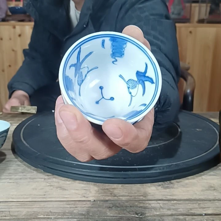 罐山*小茶杯两个。。。。。