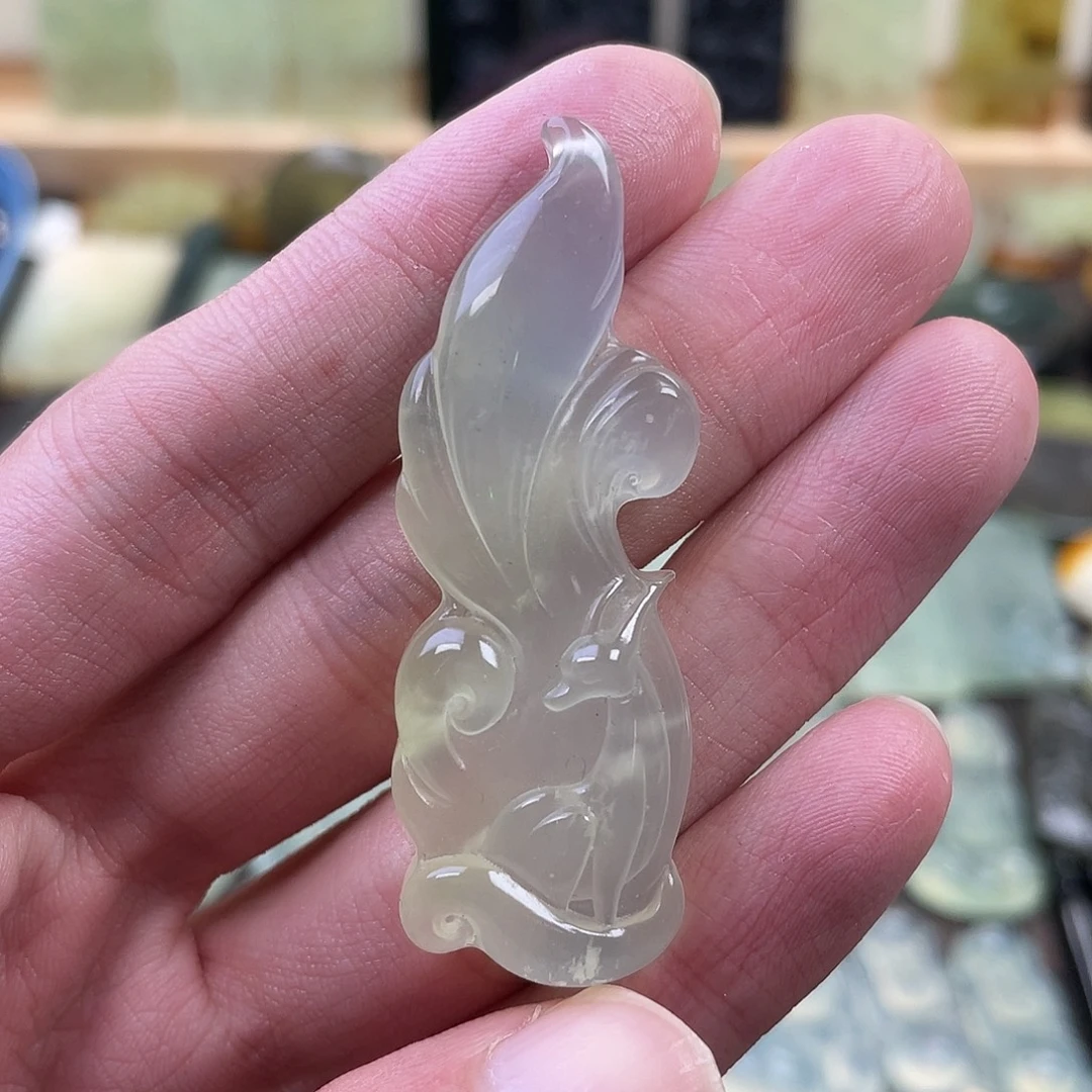 蛇纹石玉未镶嵌颈饰