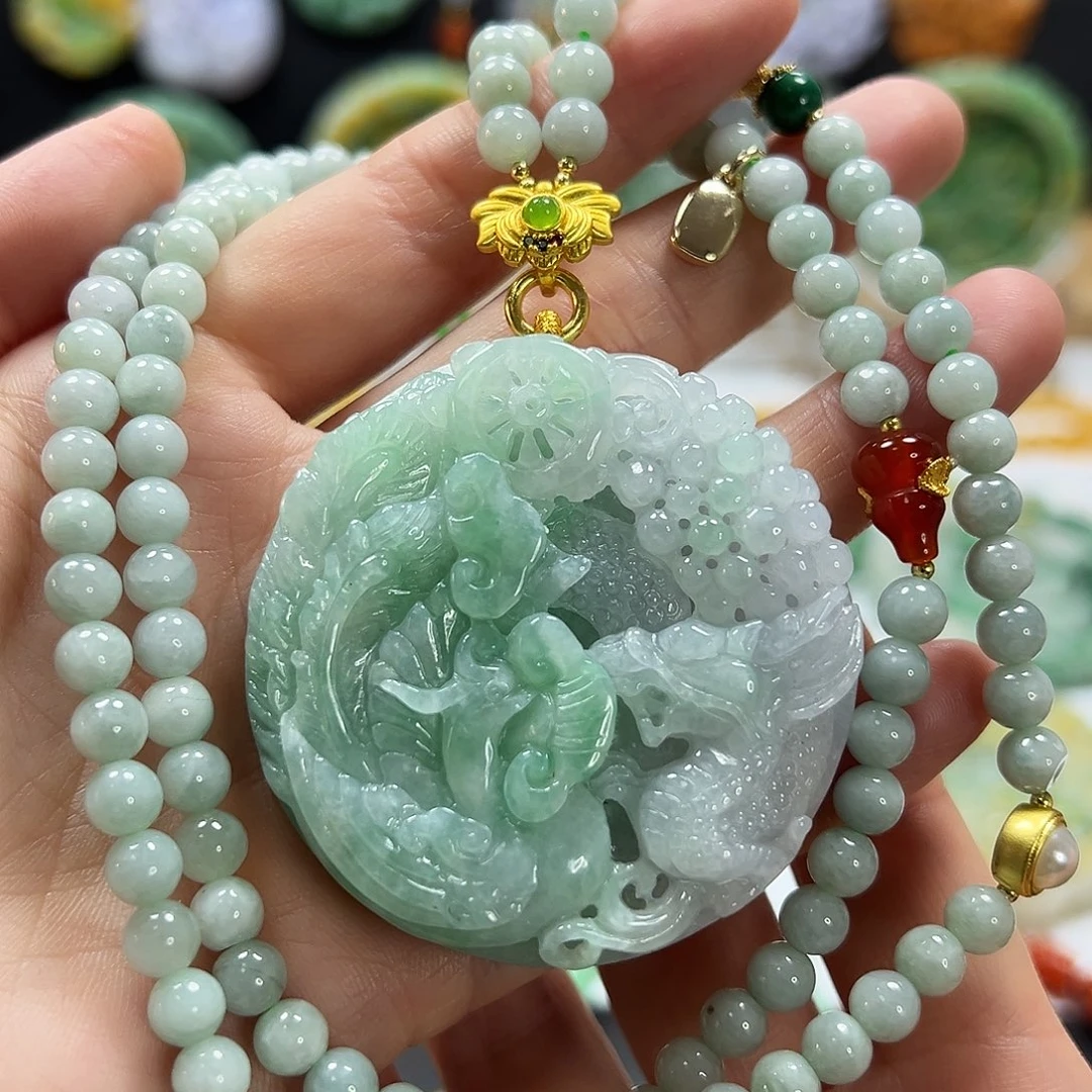 翡翠未镶嵌颈饰吊坠