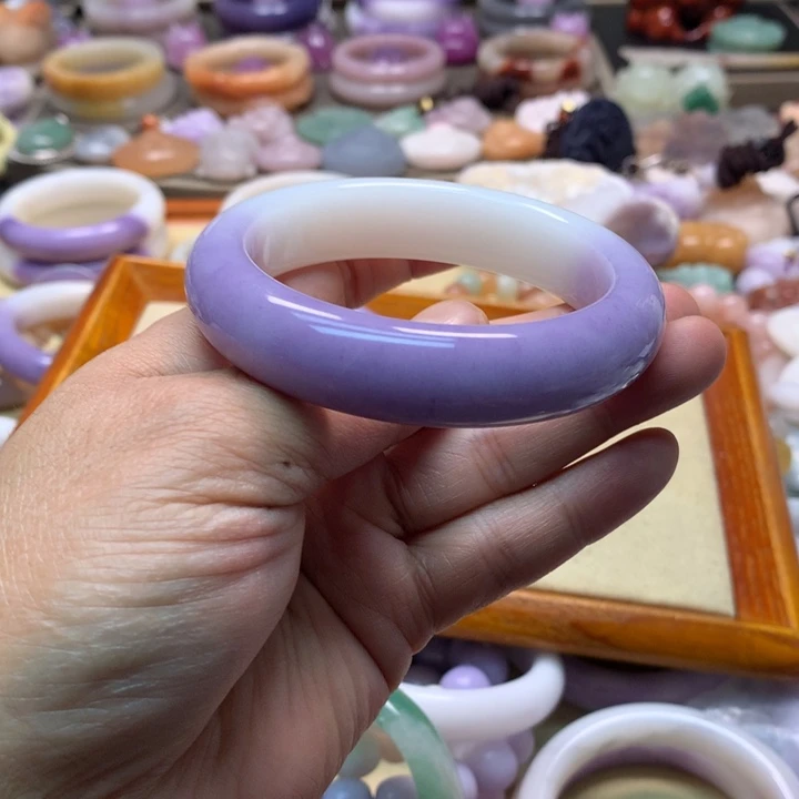 简***洁石英岩玉未镶嵌紫白57