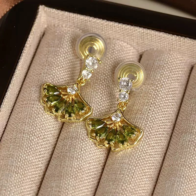 铜合金耳饰 扇形橄榄绿锆石蚊香盘耳夹无耳洞女轻奢大气时尚耳环