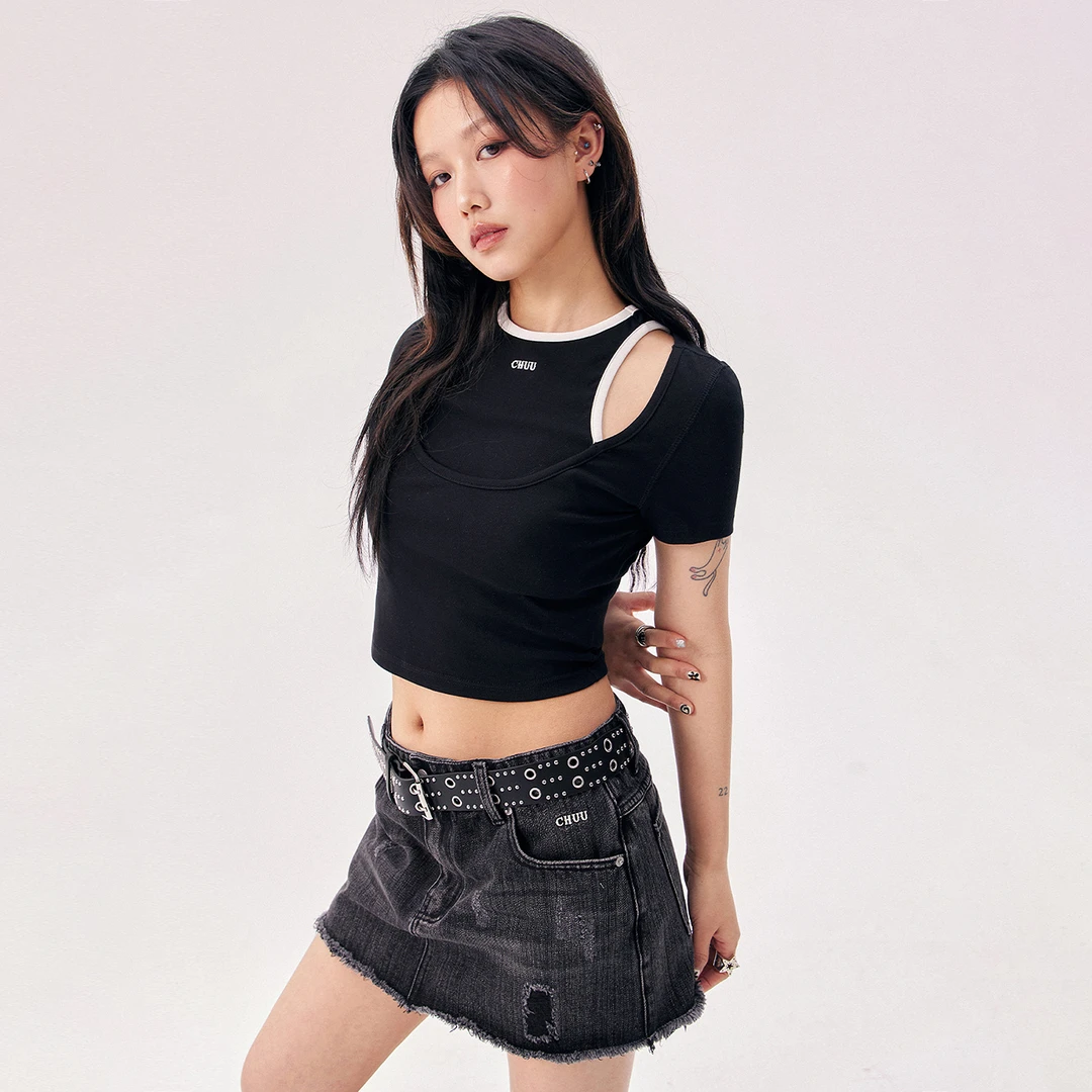 CHUU夏季女装字母绣花修身假两件上衣短袖修身不规则T恤