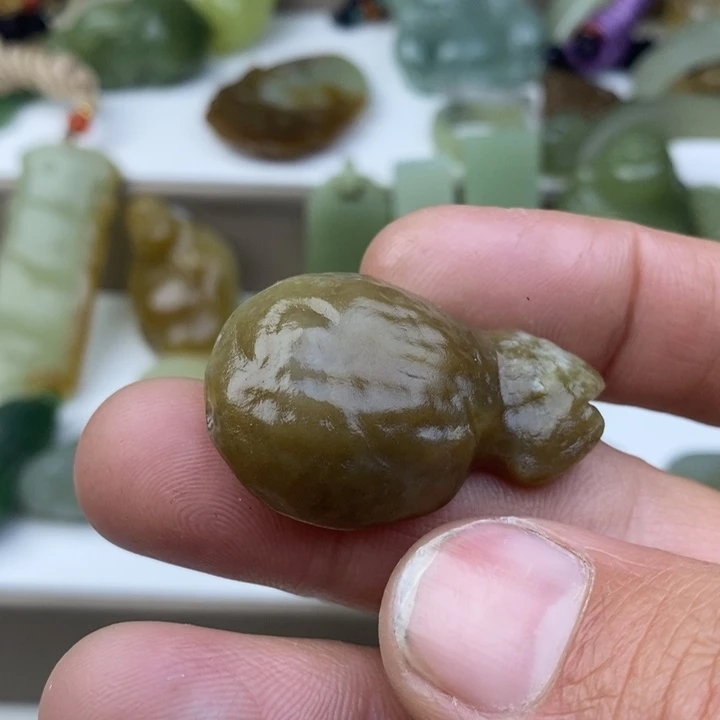 和田玉（糖玉）未镶嵌颈饰