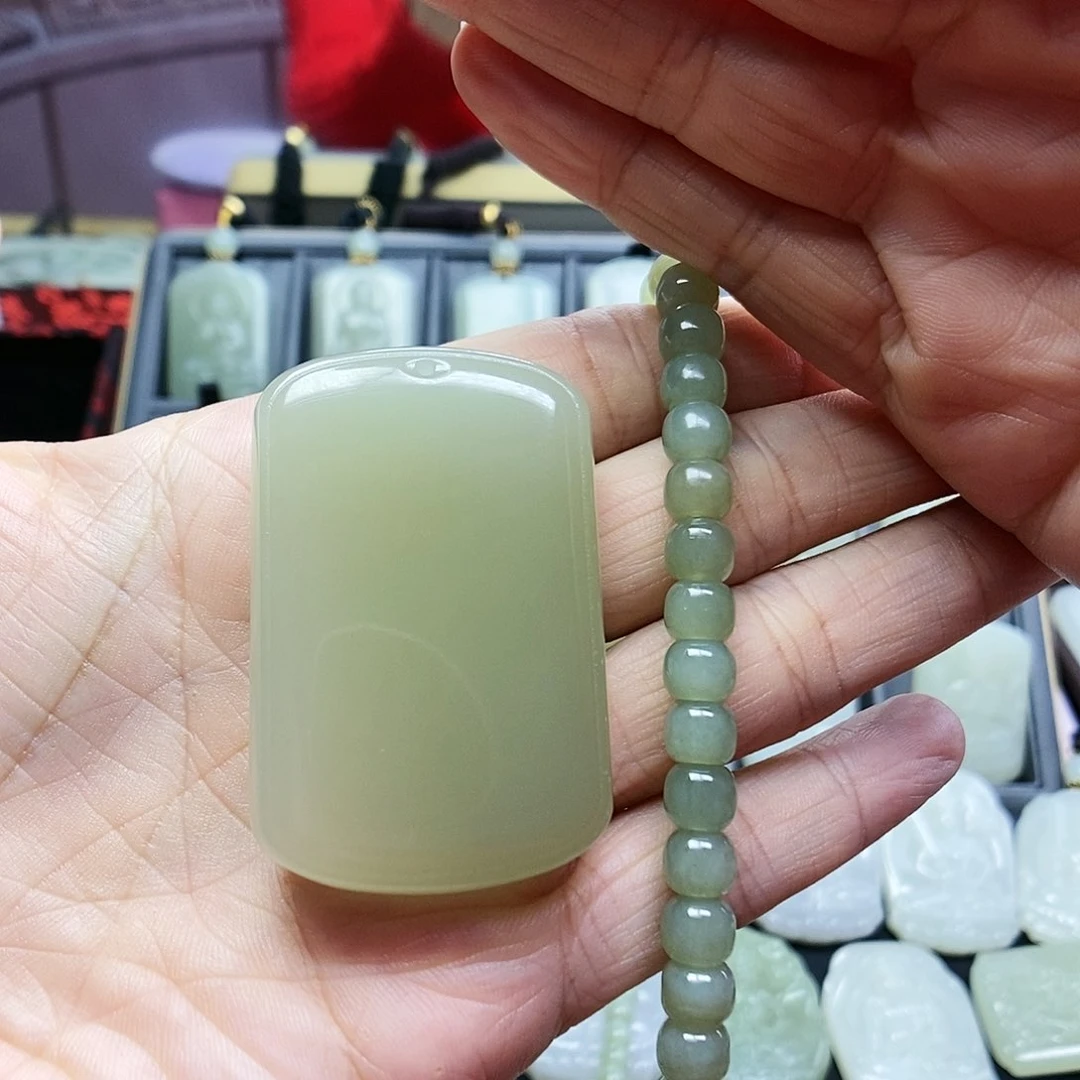 和田玉颈饰未镶嵌《****》