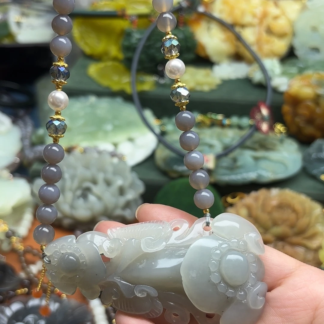 蛇纹石玉未镶嵌颈饰