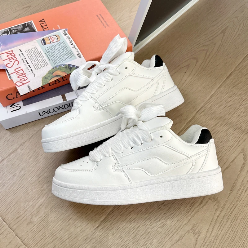 韩版厚底情侣小白鞋女ins小众百搭运动休闲板鞋男2025新款面包鞋
