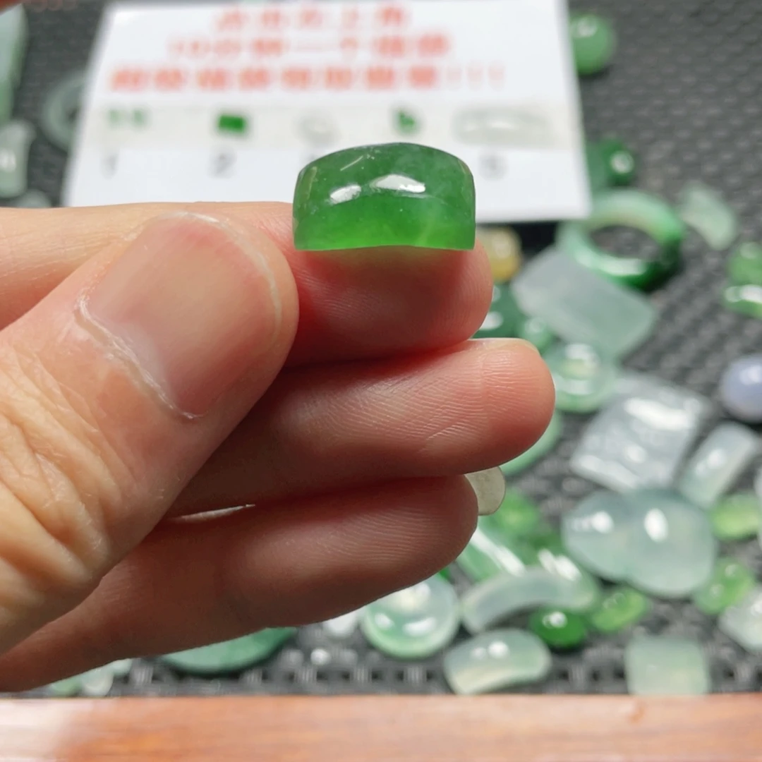 定制翡翠未镶嵌翡翠