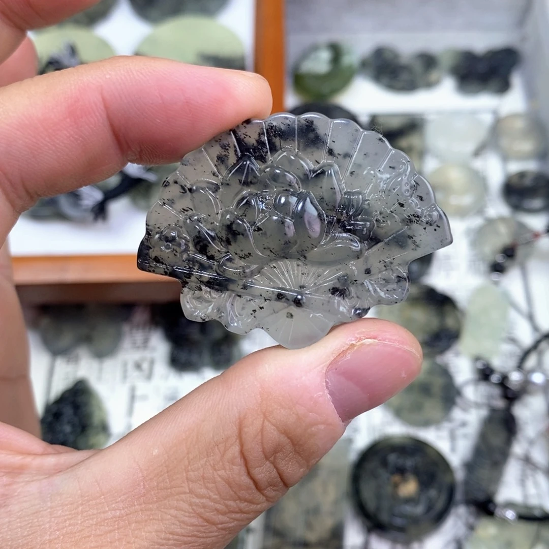 岫玉未镶嵌颈饰岫玉吊坠