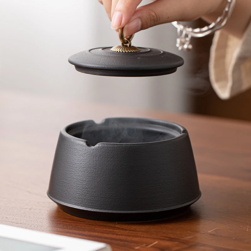 黑陶复古烟灰缸烟盅办公室酒店茶桌防灰飞带盖烟灰缸中式轻奢摆件