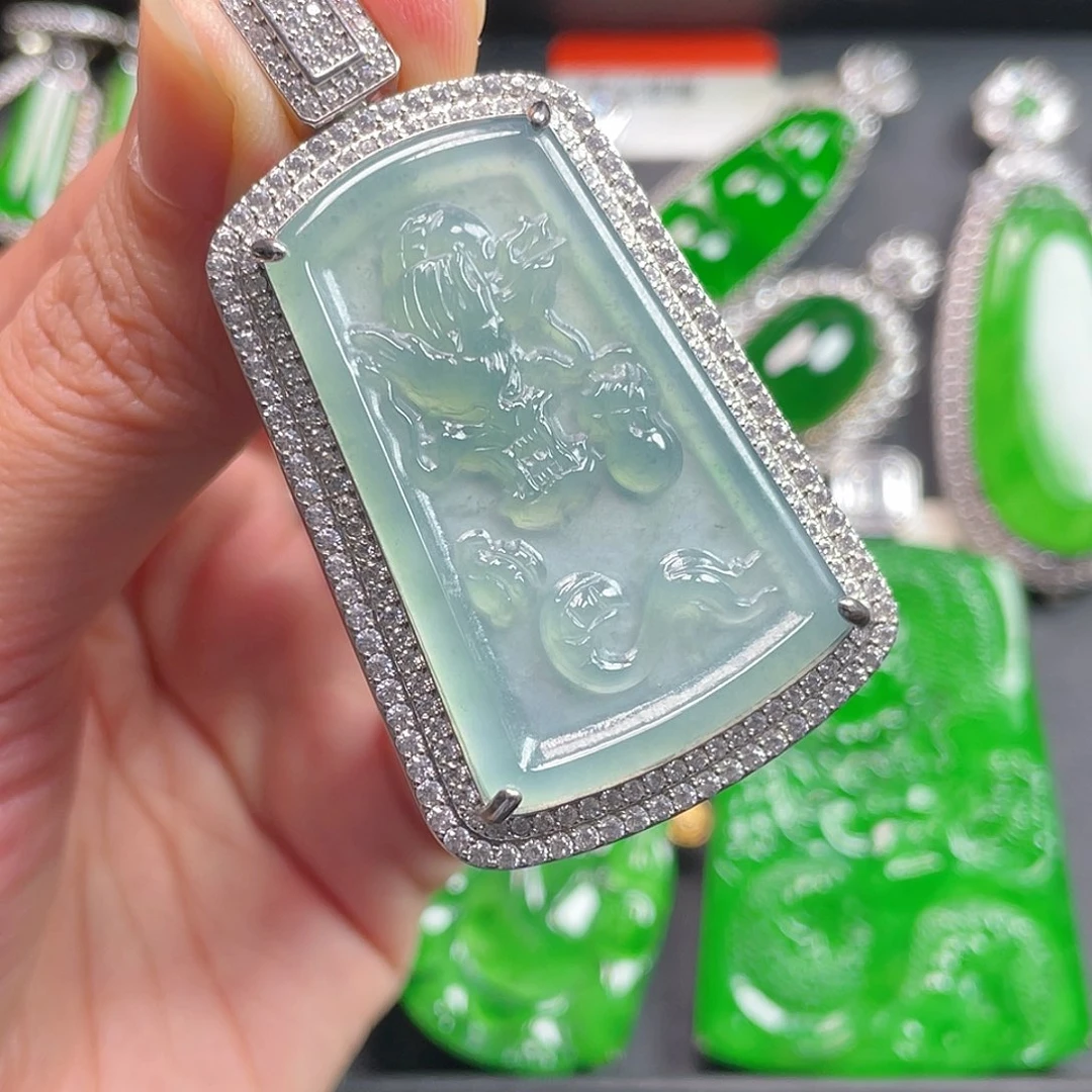 吊坠(不含链)未镶嵌翡翠