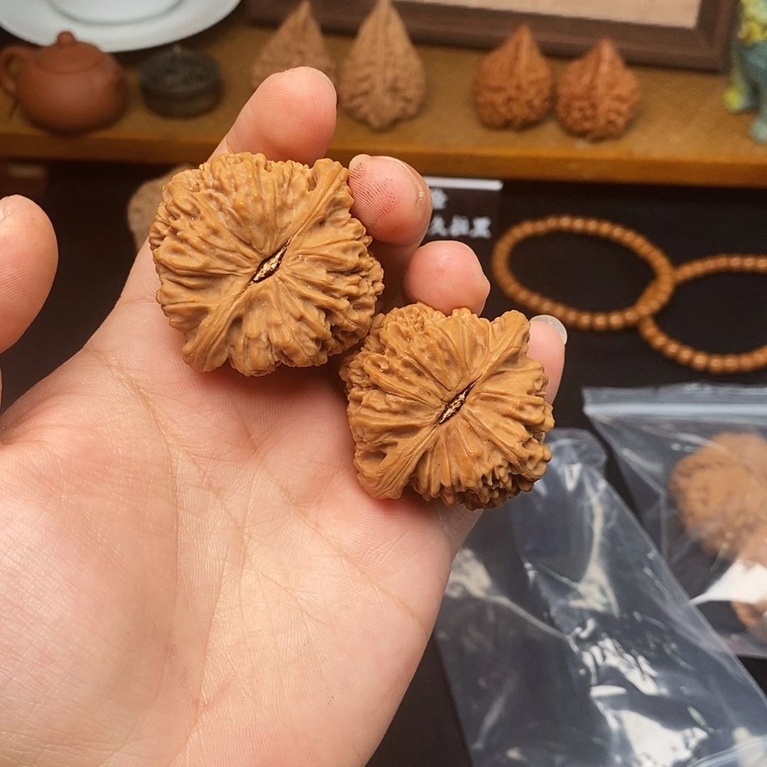 l****文玩核桃把件南疆石