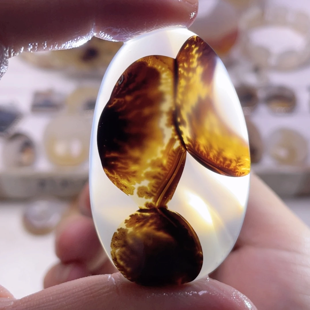 玛瑙/玉髓未镶嵌珠宝奇石