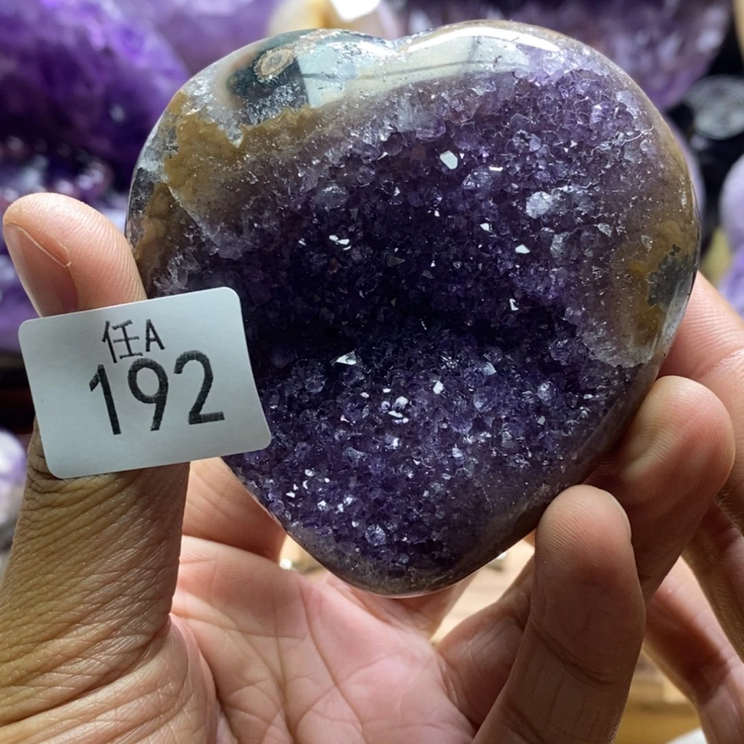 未镶嵌水晶大型摆件（非配饰）