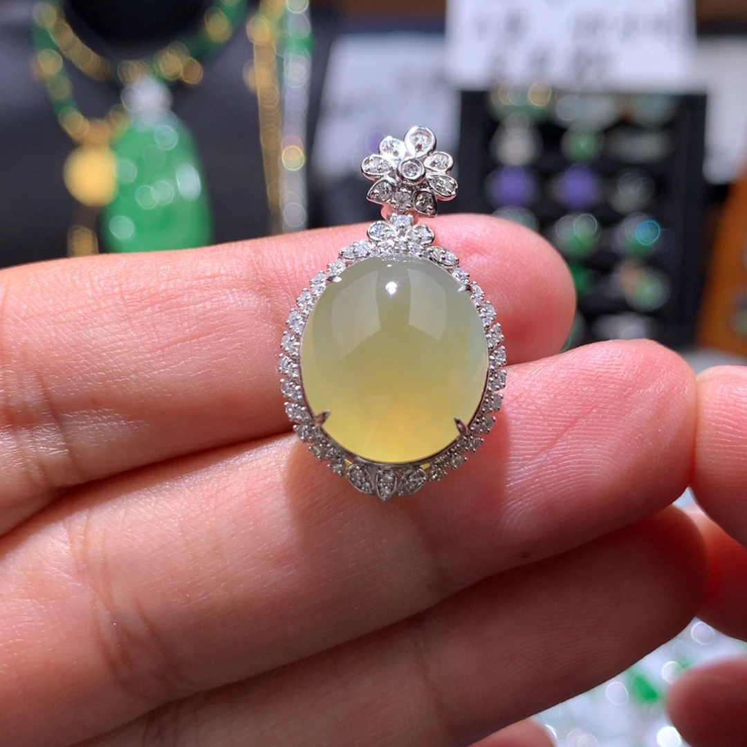 翡翠18K金镶嵌吊坠(赠链)