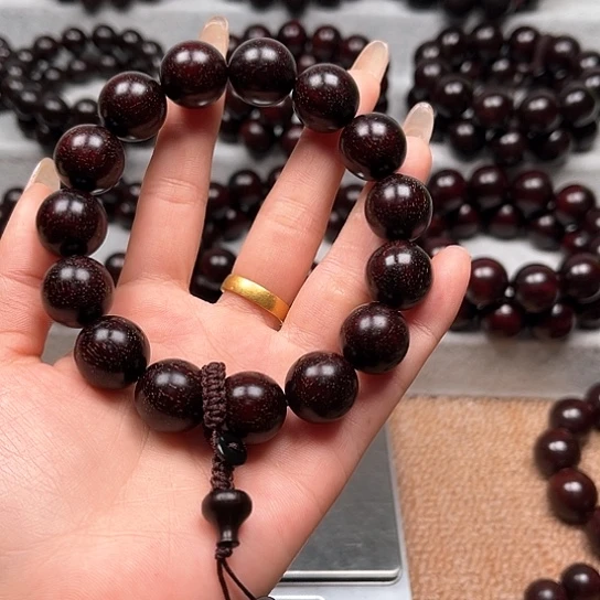 檀香紫檀（小叶紫檀）心****。