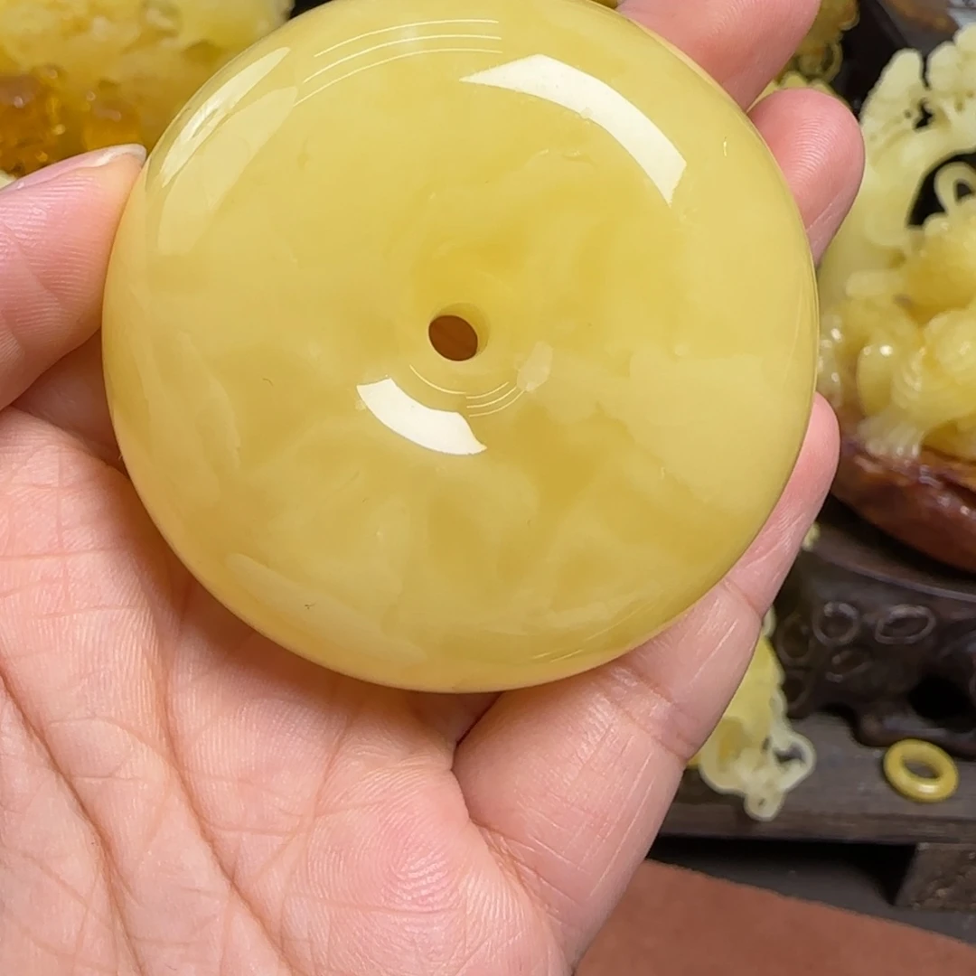 蜜蜡未镶嵌珠宝奇石