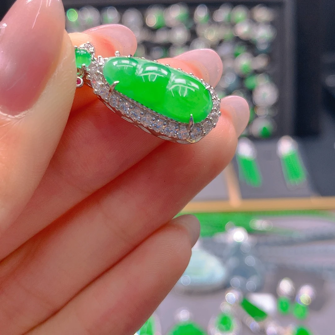 翡翠未镶嵌颈饰天然翡翠