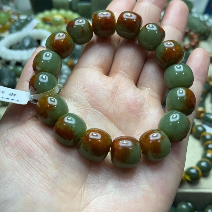 玉家居饰品手工雕刻