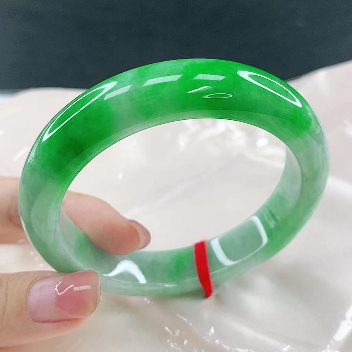 翡翠未镶嵌手镯圈56.5，02036