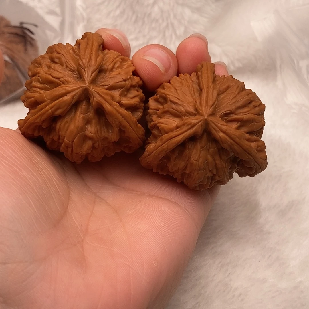 新***白吊坠文玩核桃三棱