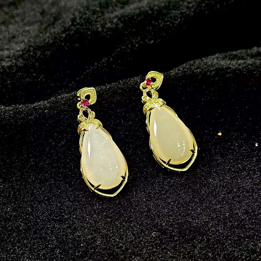 【CH】和田玉水滴吊坠（多样性发其一）