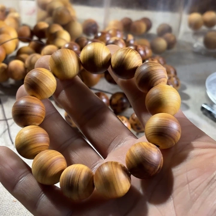 伟***人柏木黑油毛坯1.8手串