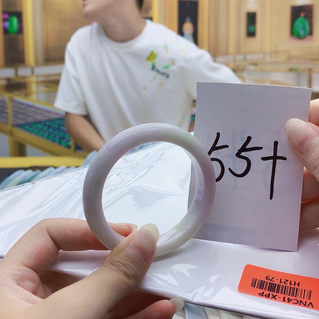 翡翠手镯未镶嵌9988……