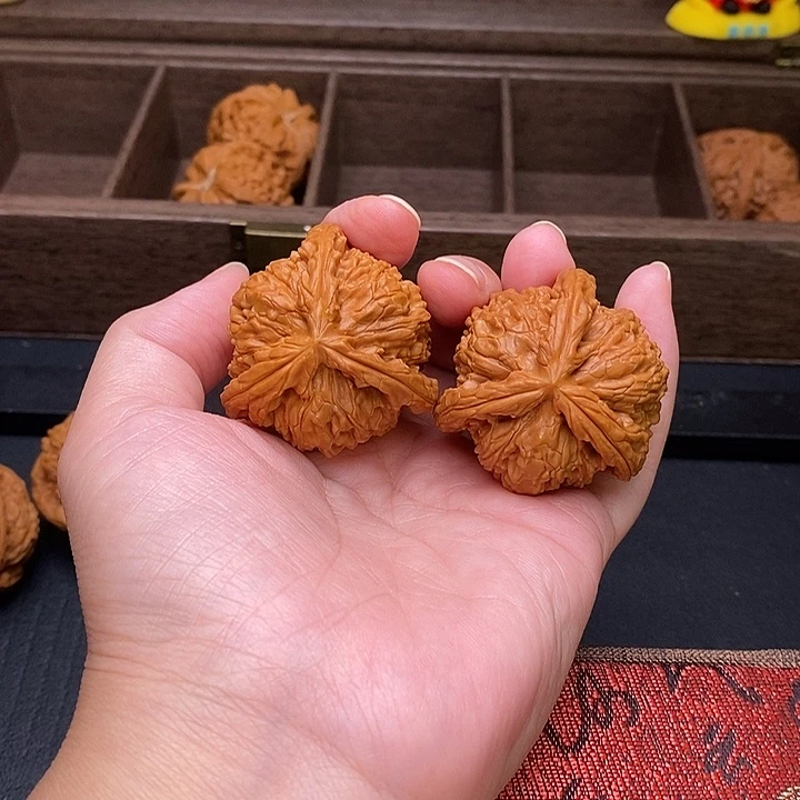 一***翁把件文玩核桃白奔