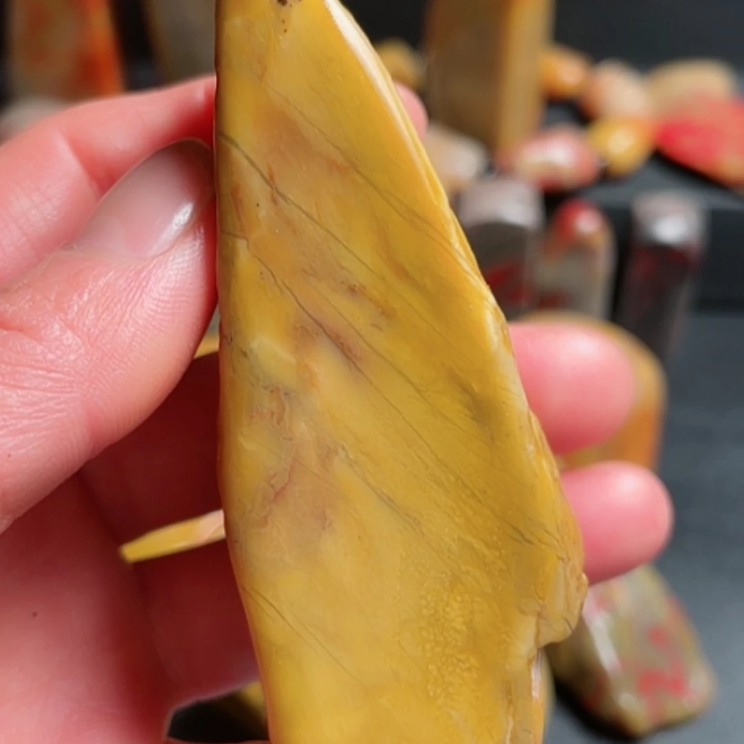 【闪购商品】昌化石和****财昌化田黄石