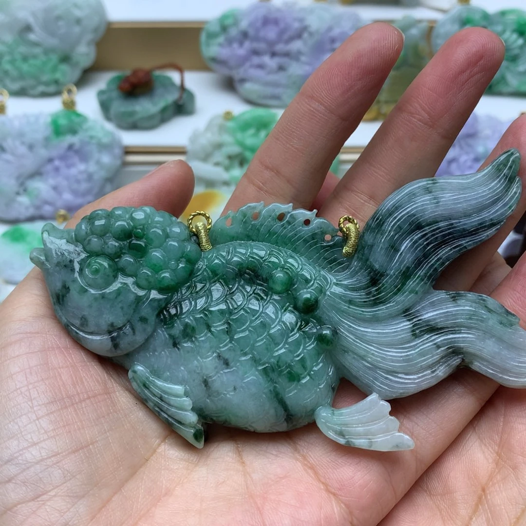 翡翠颈饰未镶嵌?****?翡翠