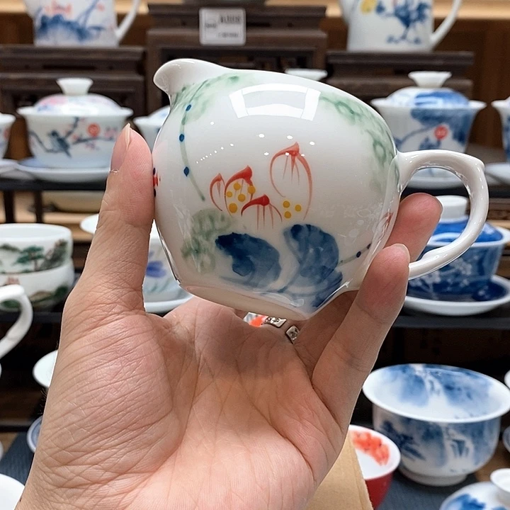手绘五彩荷花公道杯160cc釉下彩微瑕福利款