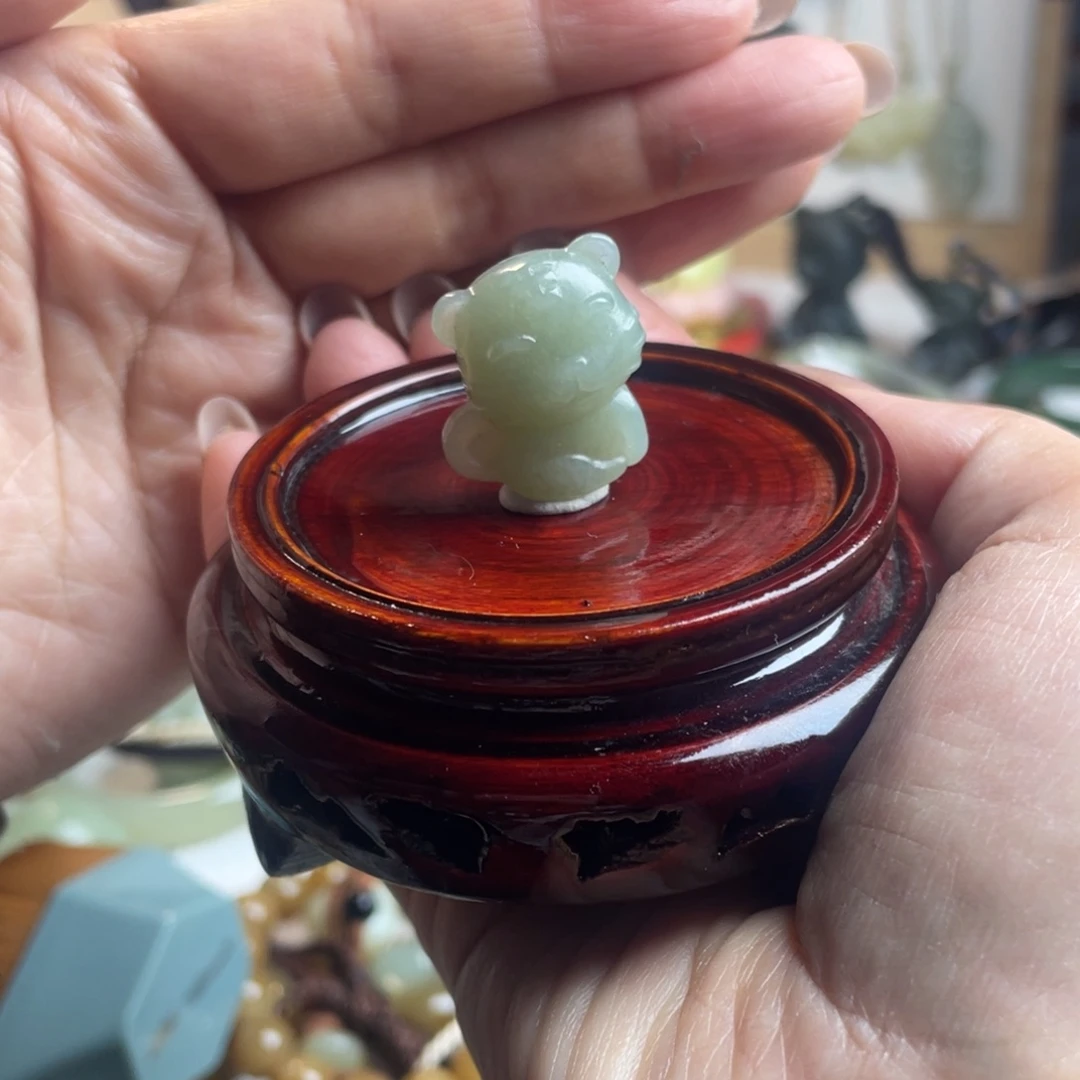 和田玉未镶嵌颈饰小脑斧