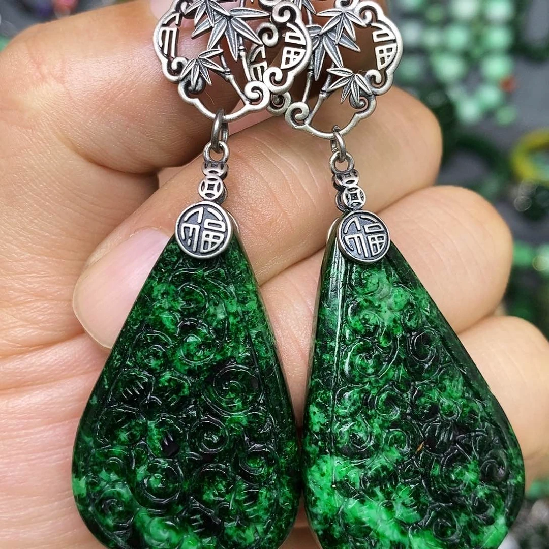 银S925镶嵌翡翠耳饰漂亮美眉也