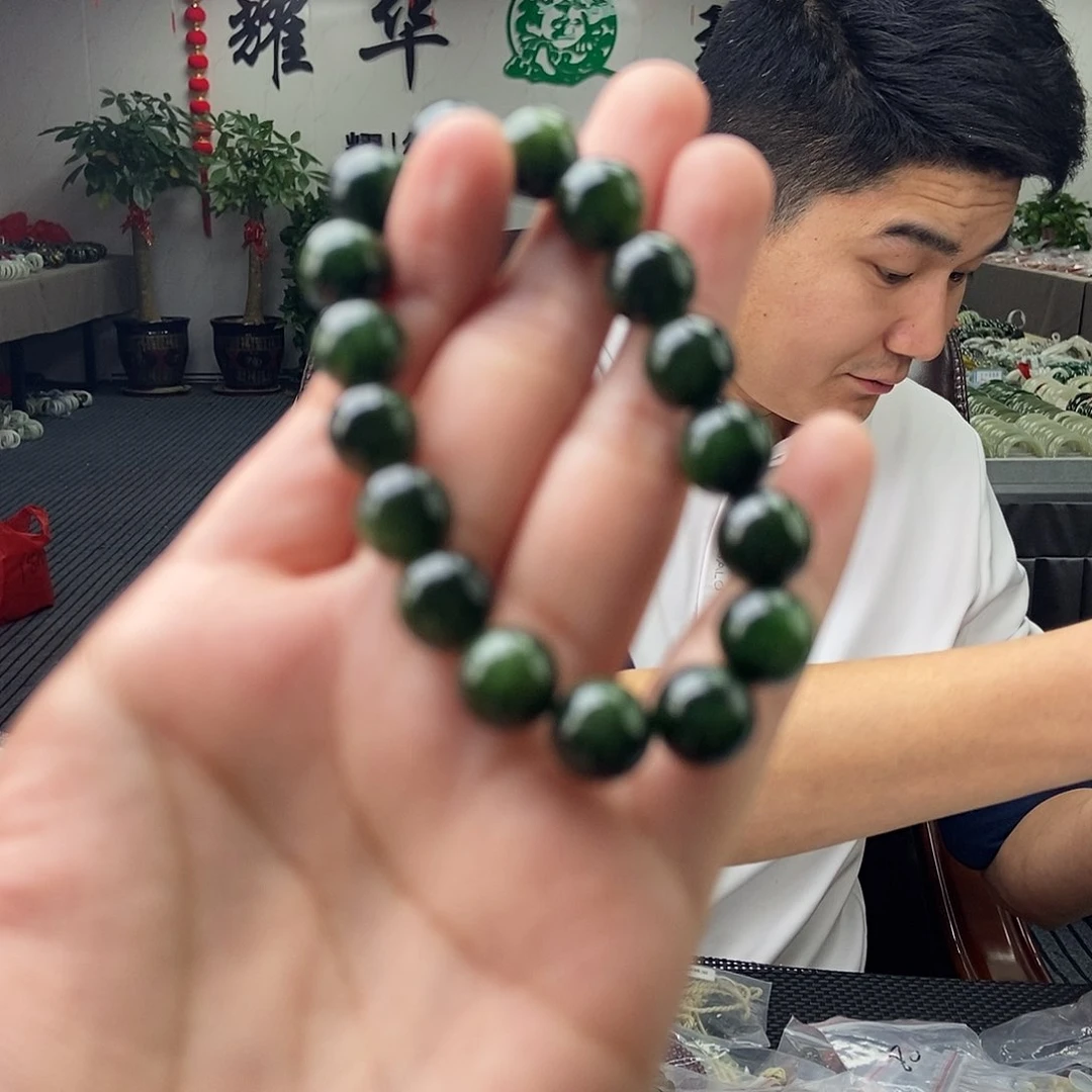 和田玉颜色多样性发拍一发一未镶嵌
