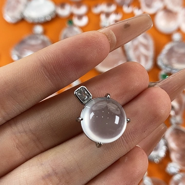 平***杰石英质玉合金颈饰