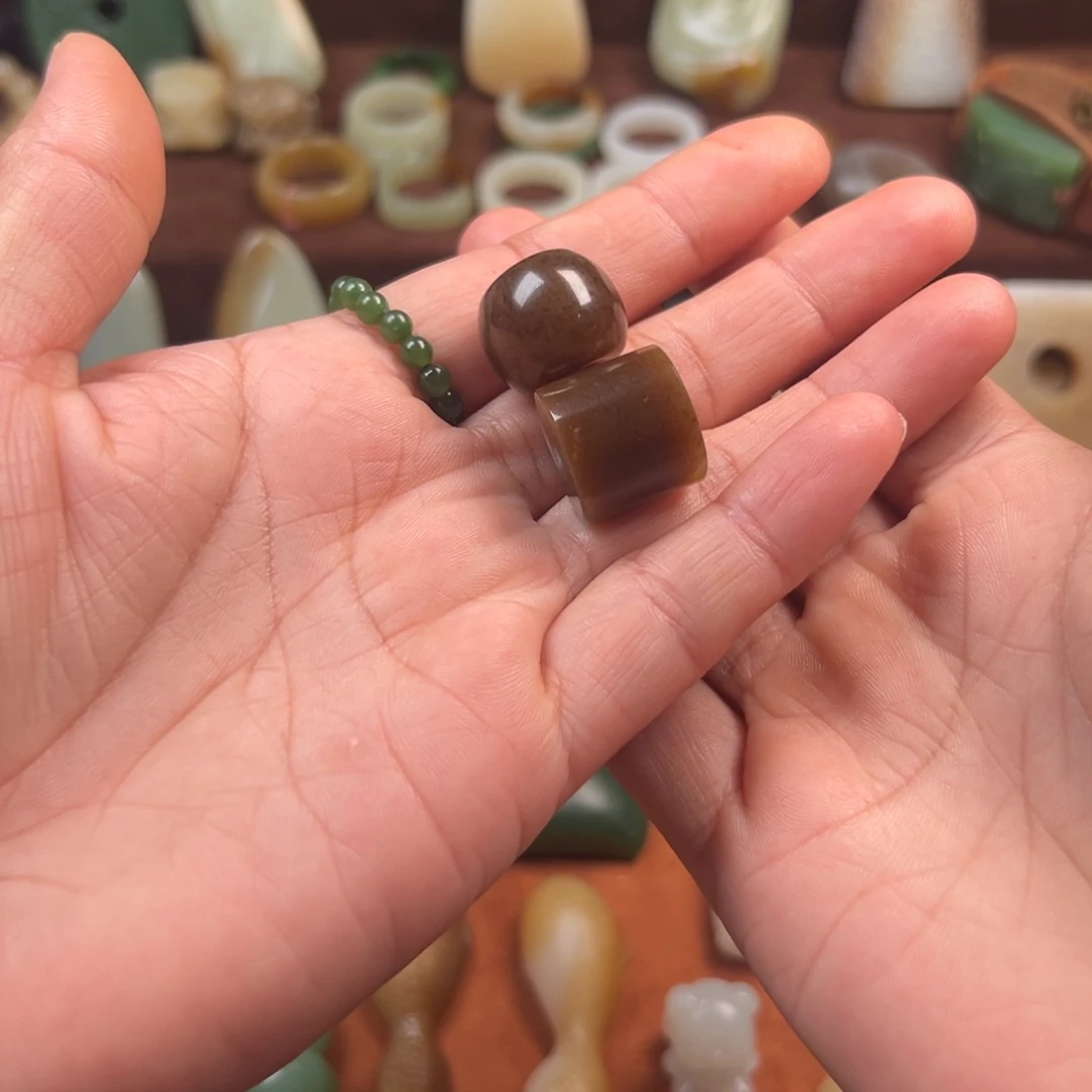 素***仁和田玉未镶嵌颈饰