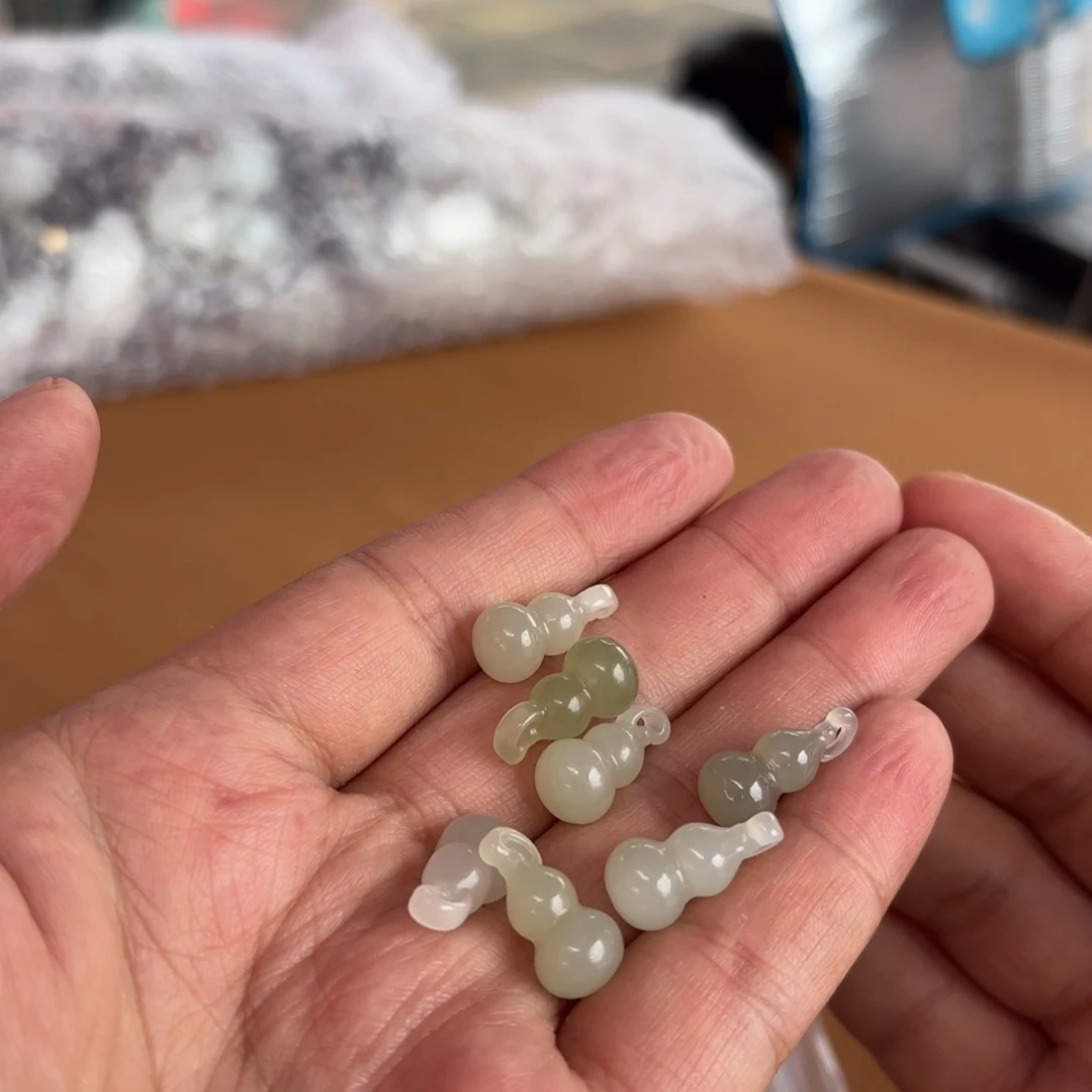 和田玉未镶嵌挂件葫芦18尺寸。拍一发一