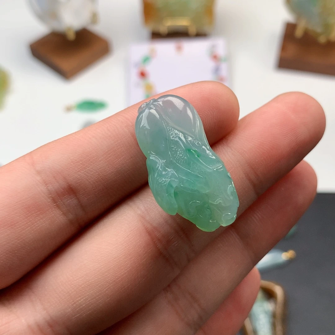 颈饰未镶嵌翡翠白菜