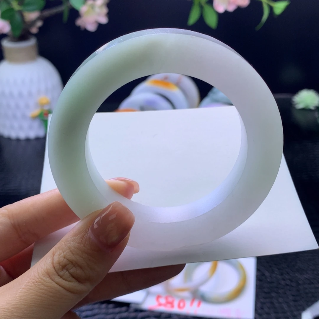 定制翡翠未镶嵌手镯