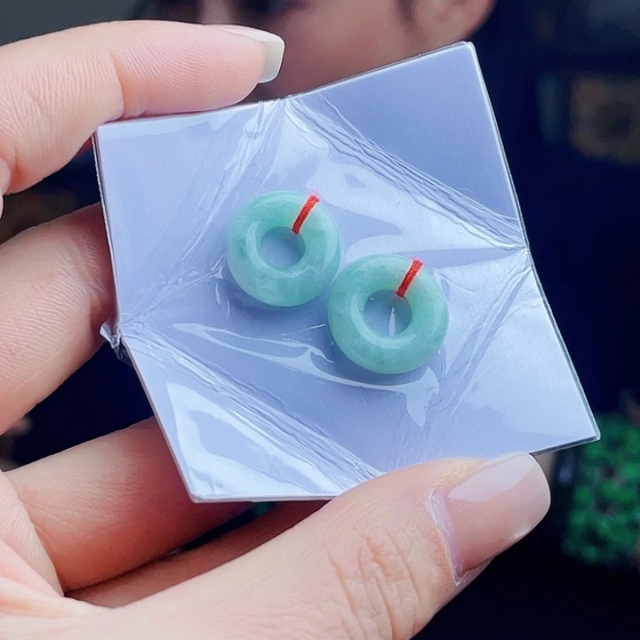 翡翠未镶嵌颈饰多样性