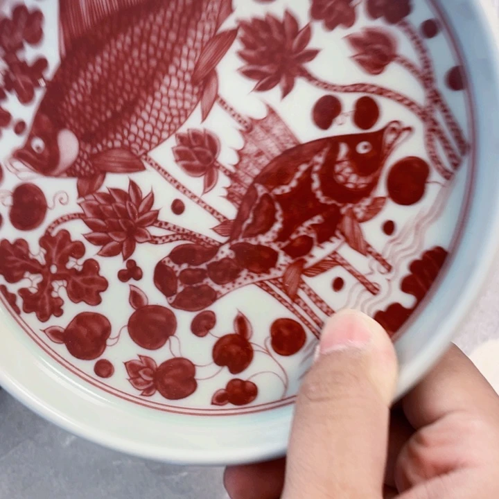 瓷片釉里红鱼藻纹壶微瑕