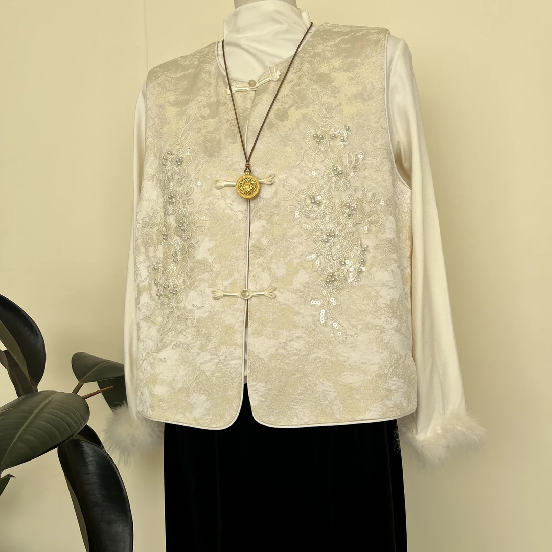 李园家1号店-98983-新中式复古提花马甲+毛袖打底衫套装