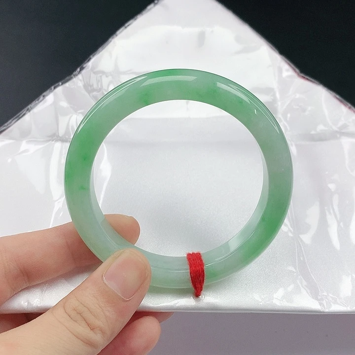 翡翠手镯未镶嵌翡翠771