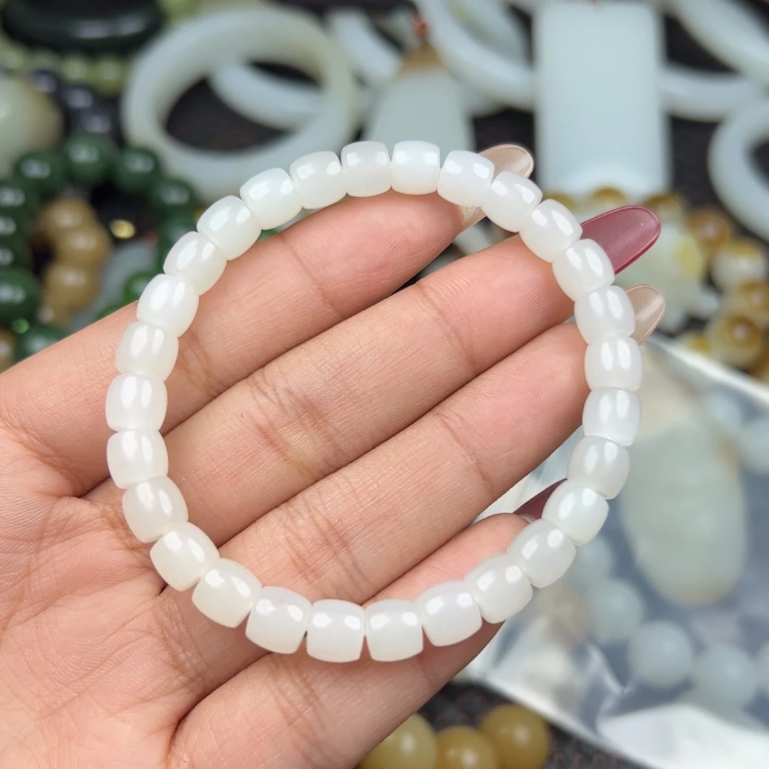 和田玉吊坠未镶嵌妞**儿