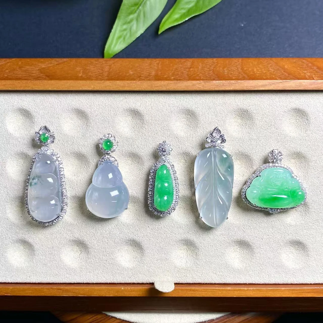 思懿手镯之家-18K翡翠挂件-2H-15800-1-多样性发一