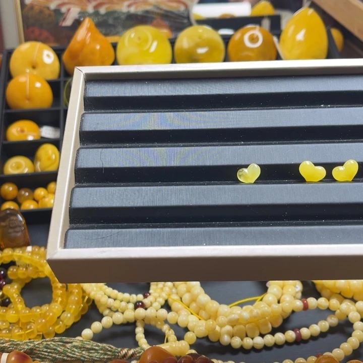 琥珀未镶嵌珠宝奇石