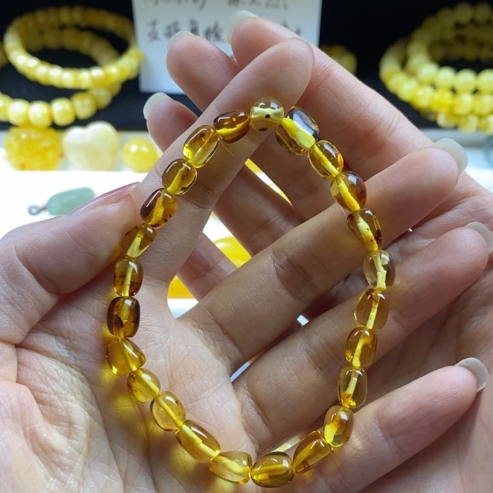 蜜蜡裸石未镶嵌沁***?微瑕