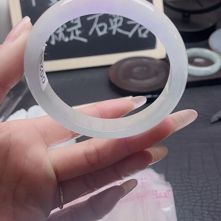 石英岩玉未镶嵌手镯83