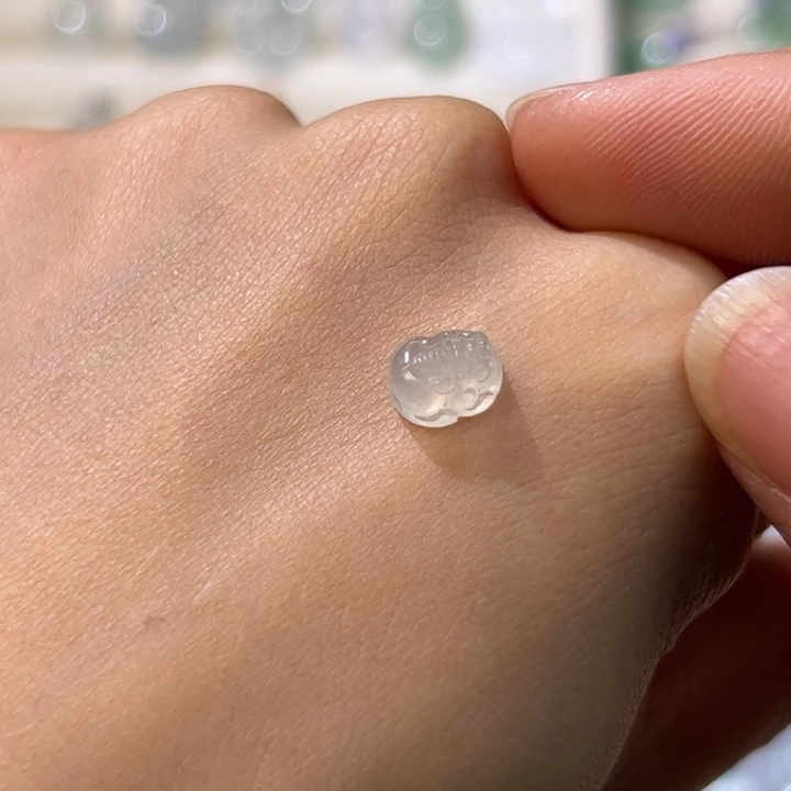 翡翠未镶嵌颈饰貔貅04