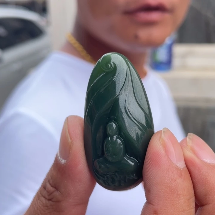 和田玉未镶嵌颈饰
